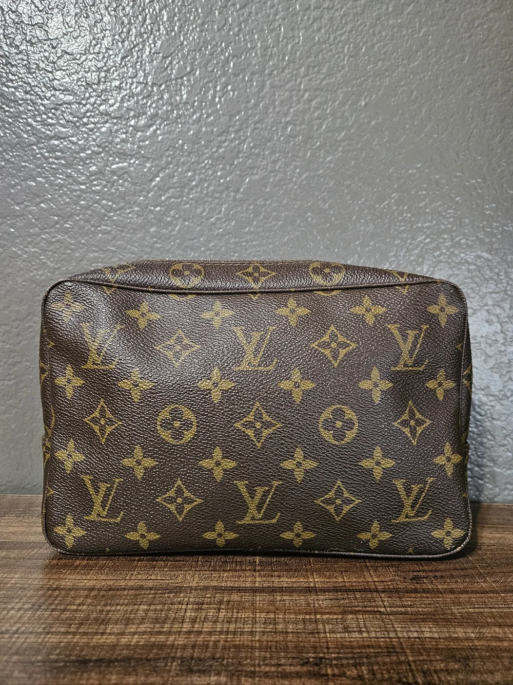 Authentic Louis Vuitton Vintage Trousse Monogram Canvas 24